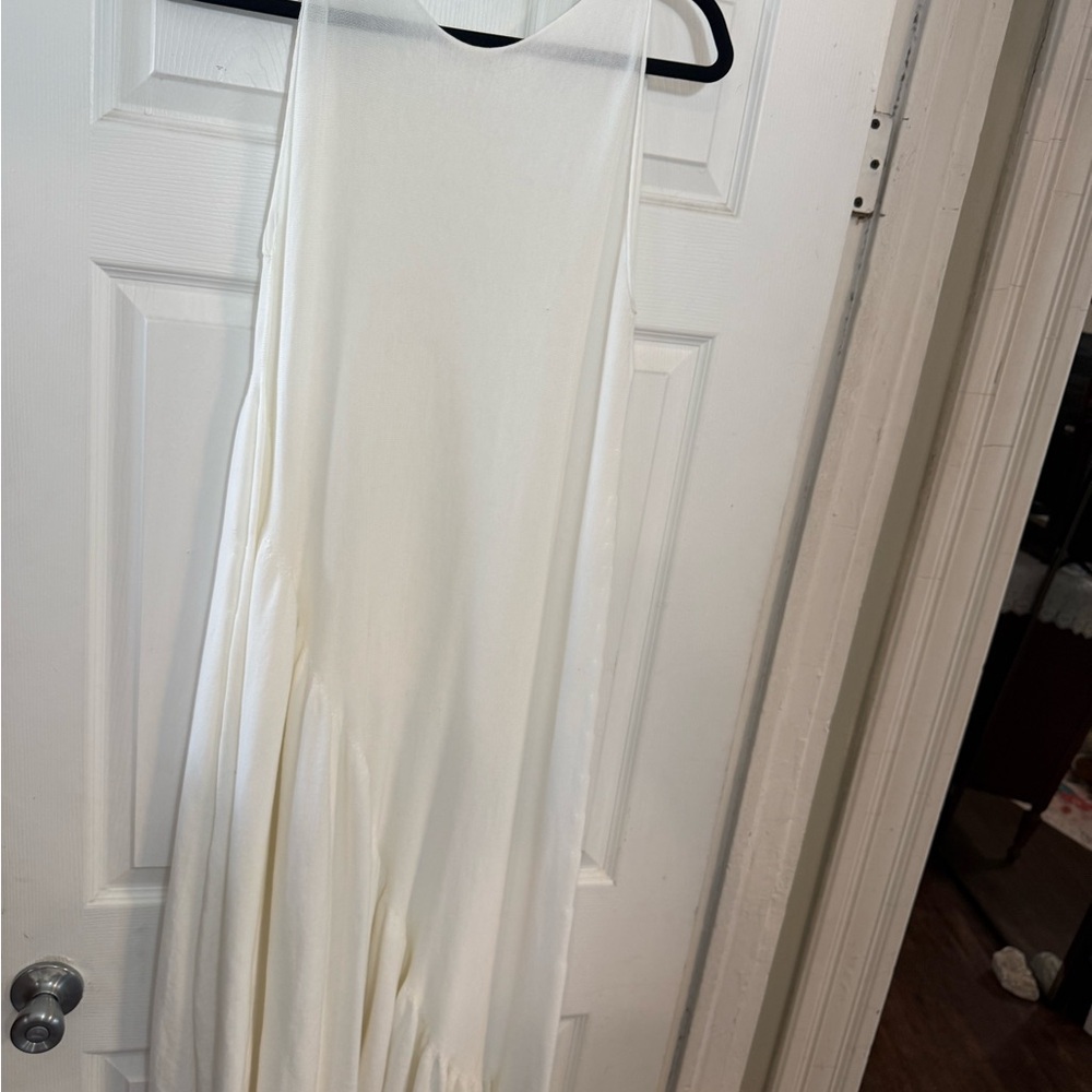 Elegant & Classy Italian White Cotton Sleeveless Maxi Dress - Picture 10 of 11